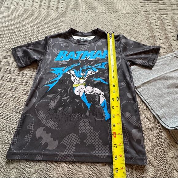 Batman Tee Bundle ~ 6/7 Small - Picture 5 of 10